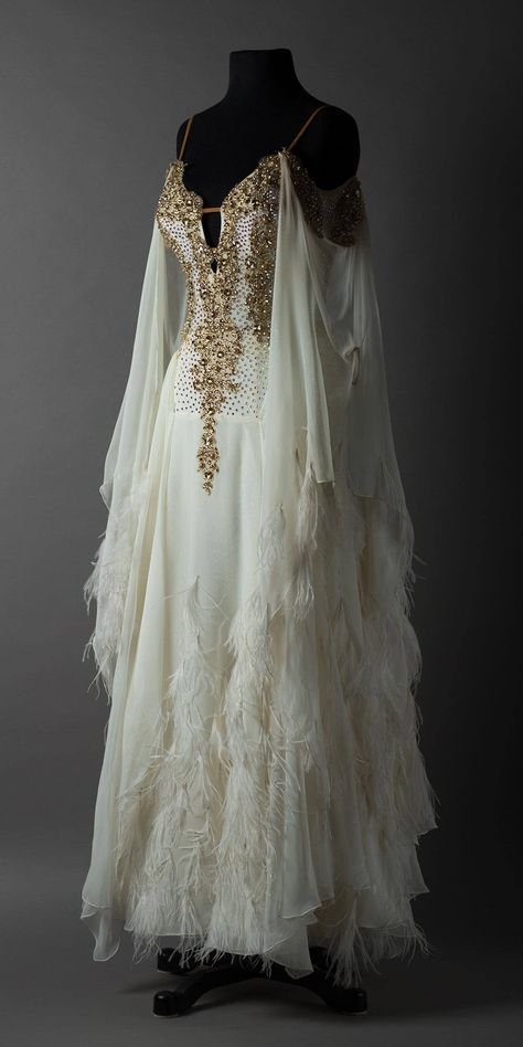 Unique Spaghetti straps Beaded Crystal Wedding Dress, Long Sleeves Feather Chiffon Wedding Dresses fg7186