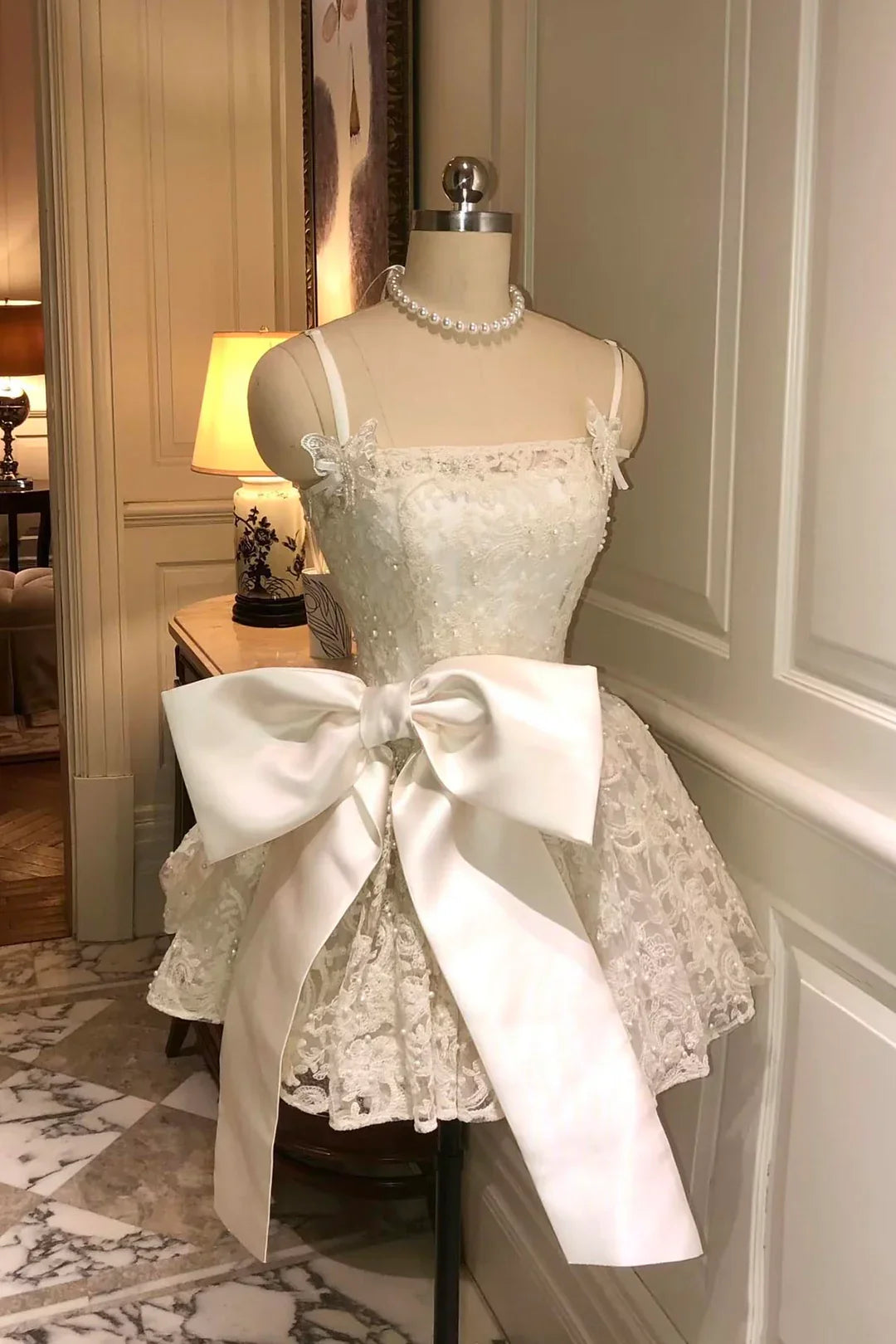 Chic Homecoming Dress Spaghetti Straps Lace Bowknot Beaded Applique Short Prom Dress Back to School Outfits Party Dress D6032