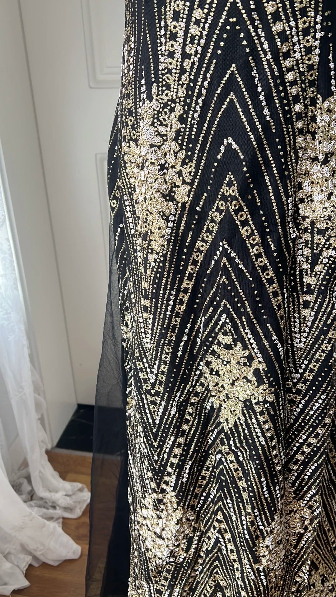 Vintage Black and Gold Mermaid Strappy Sequin Embroidered Long Prom Dress Evening Dress P4199