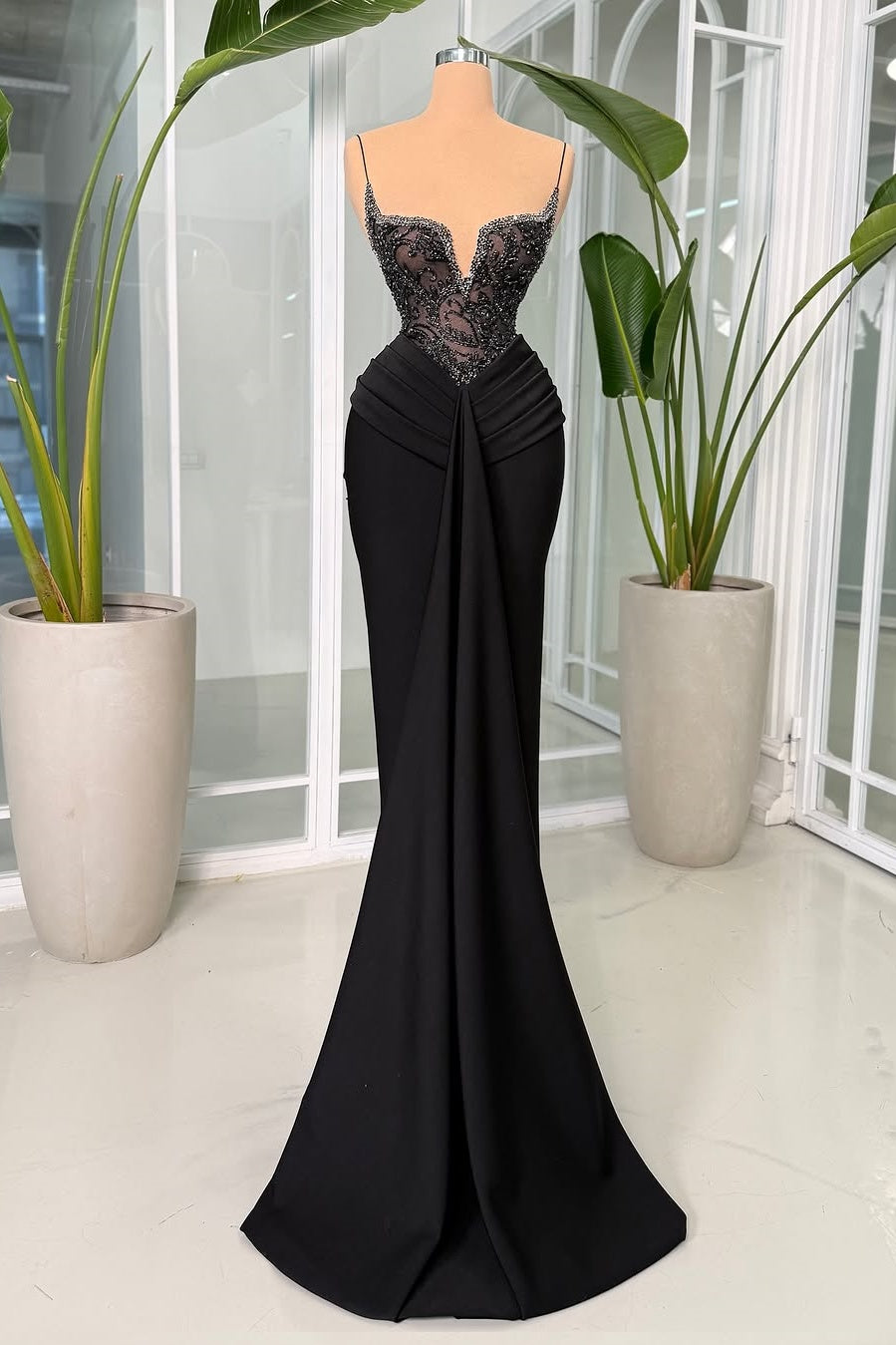 Black Sleeveless Deep V-Neck Strapless Mermaid Prom Dress