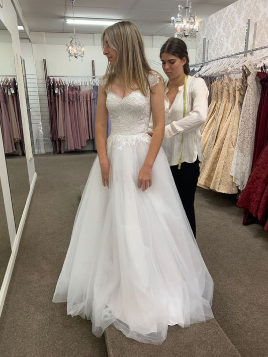 A Line Long Lace Tulle Wedding Dress Lace Up Back Bridal Gown fg7514