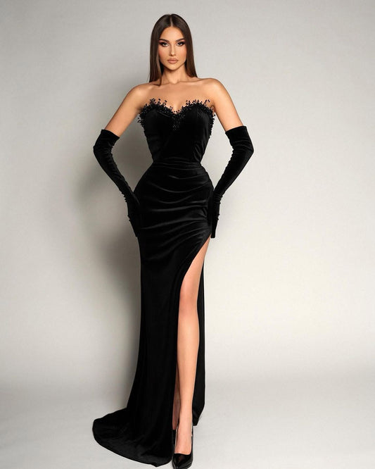 Black Sleeveless Strapless Sweetheart Mermaid Beads Prom Dress With Gloves