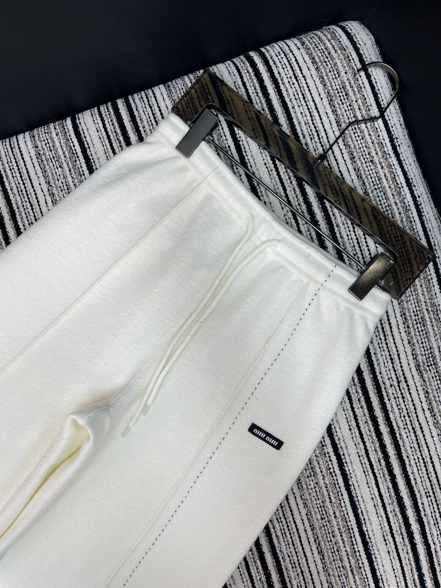 MIUMIU WIDE-LEG PANTS STYLE 653