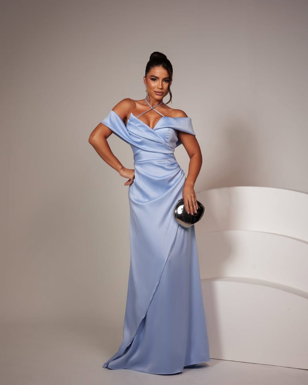 Baby Blue Sleeveless Halter Strap Off-Shoulders V-Neck Prom Dress