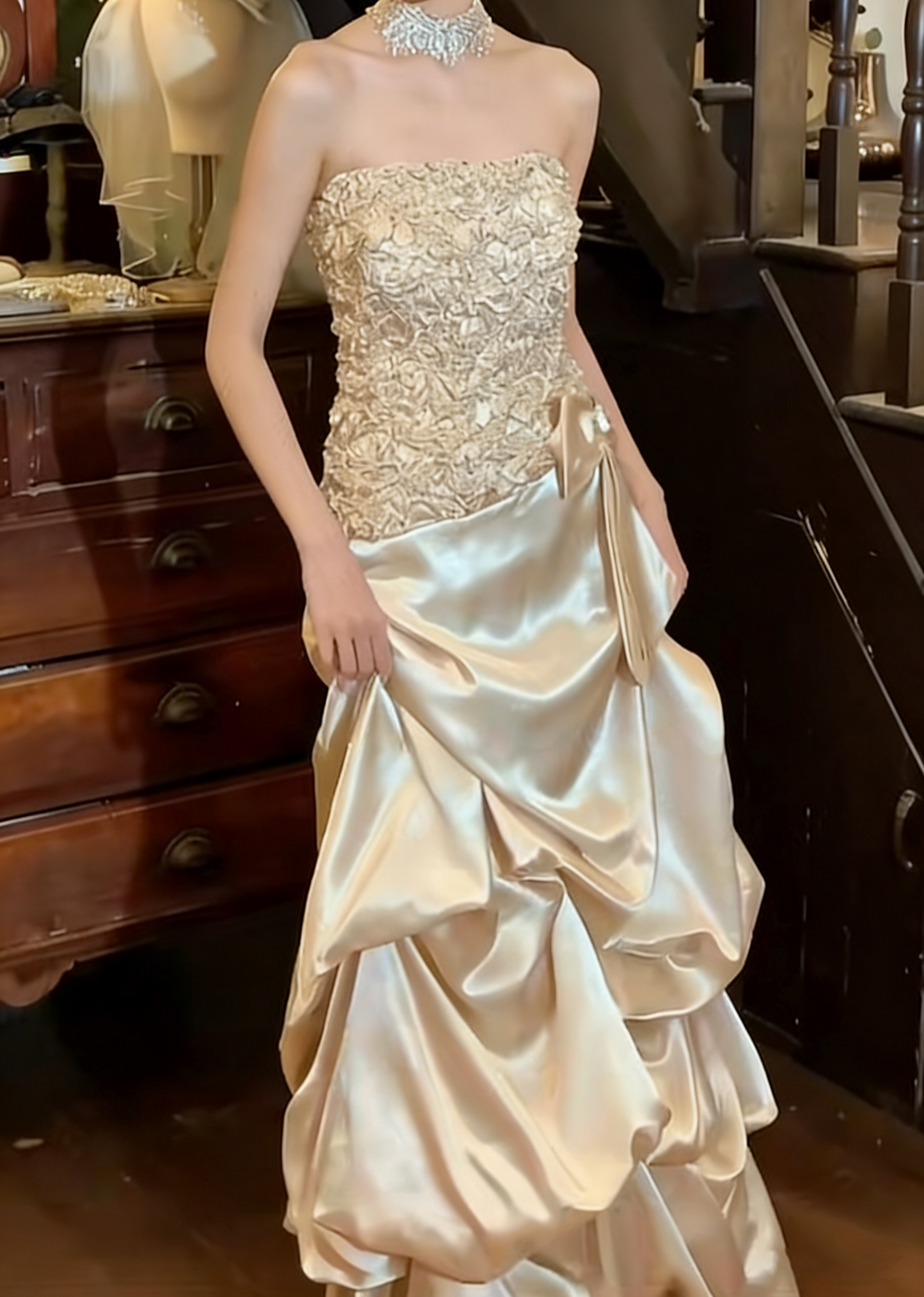 Charming 90s Prom Dress Satin Strapless Pleated Gala Gown Evening Dress D5301