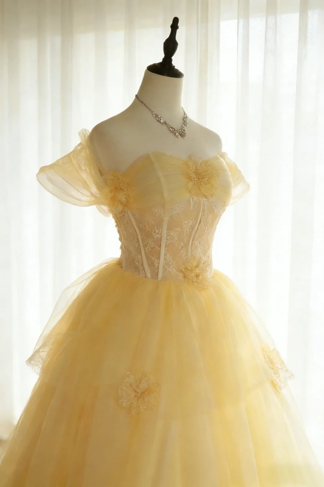 Beauty Ball Gown Off Shoulder Tulle Pleated Evening Dress Quniceanera Dress Birthday Prom Gown D5409