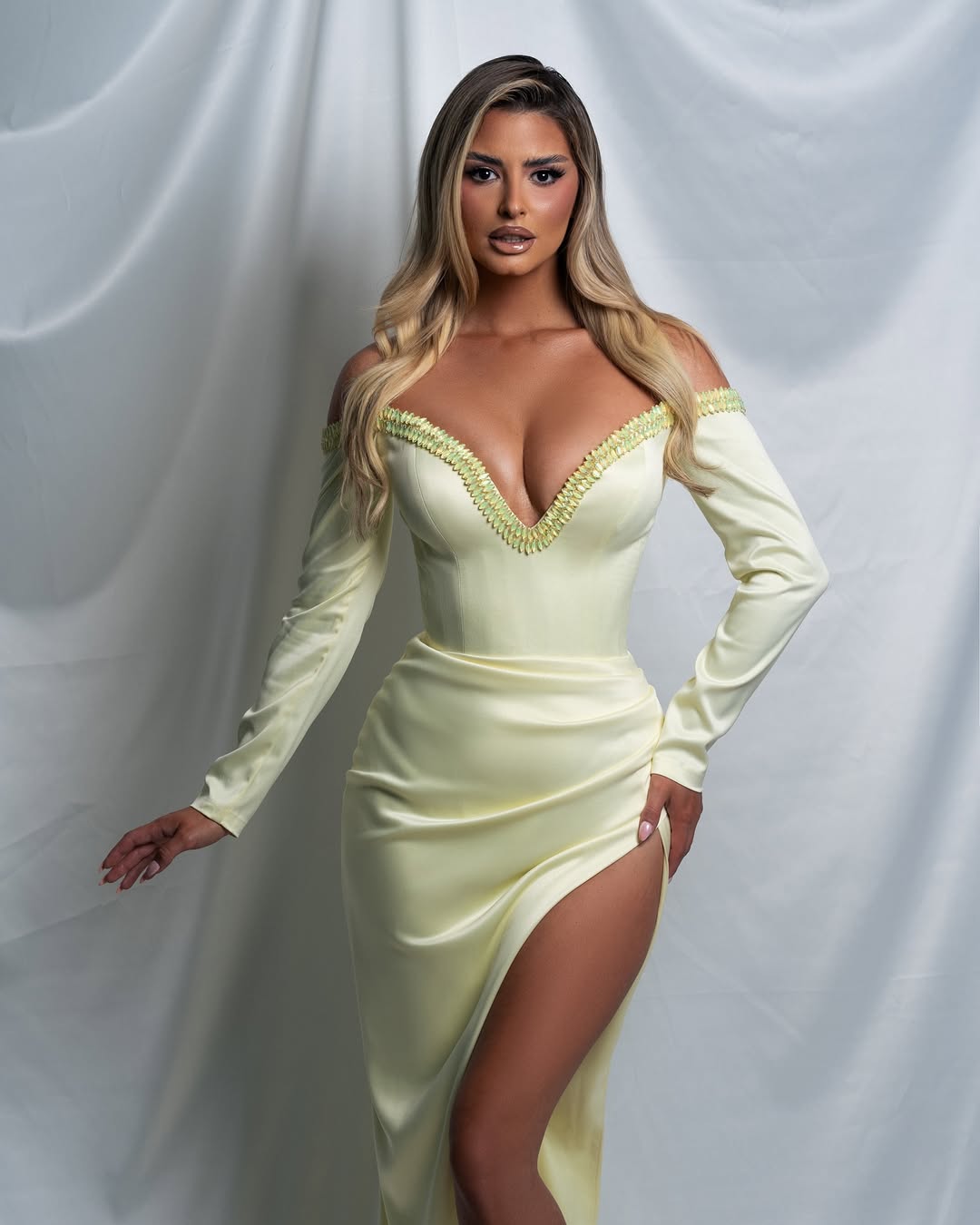 Luxurious Satin V Neck Slim Long Sleeves Prom Dress with Split