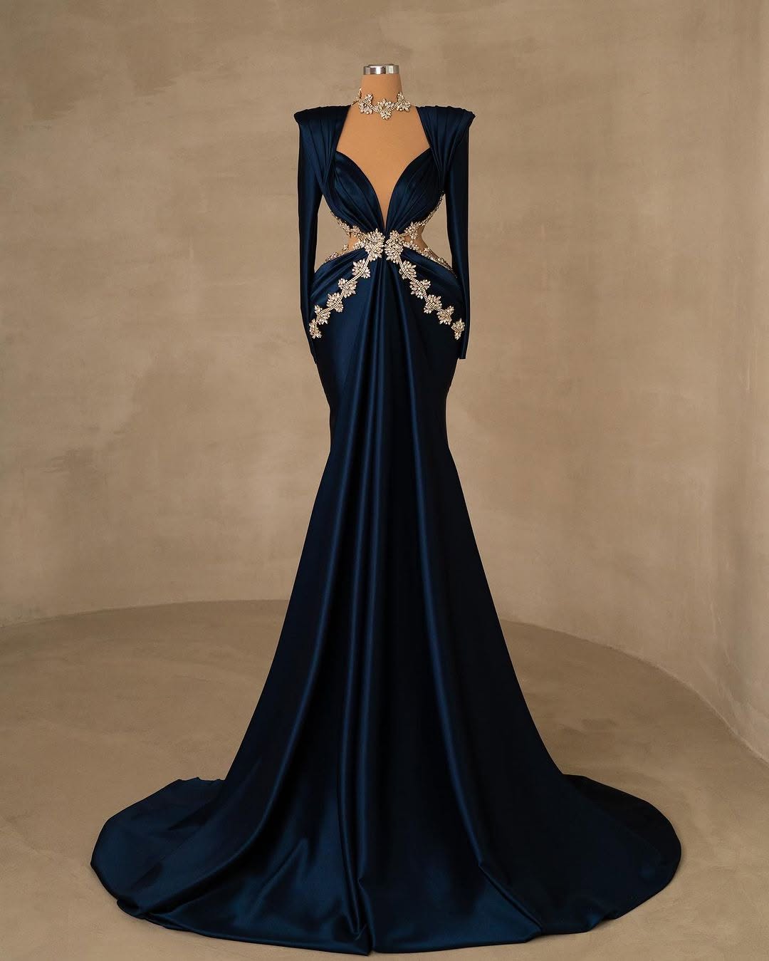 Long Sleeves Deep V-Neck Mermaid Beadeds Prom Dress