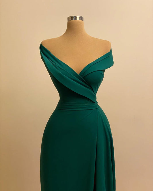 Dark Green Sleeveless Strapless Deep V-Neck Mermaid Prom Dress