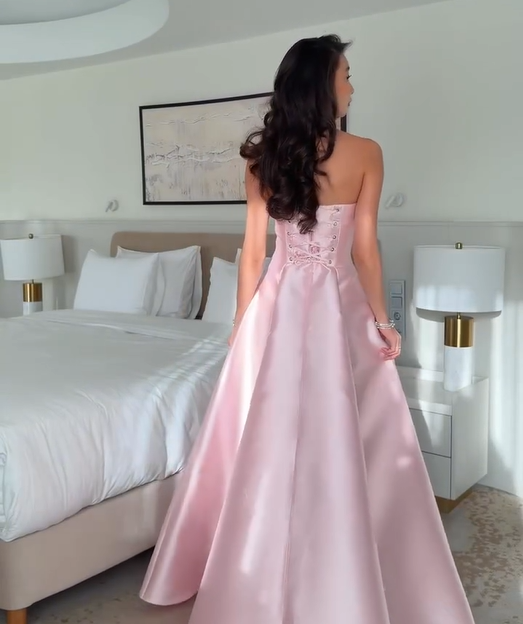 Charming Strapless Sleeveless A-Line Evening Dress With beaded