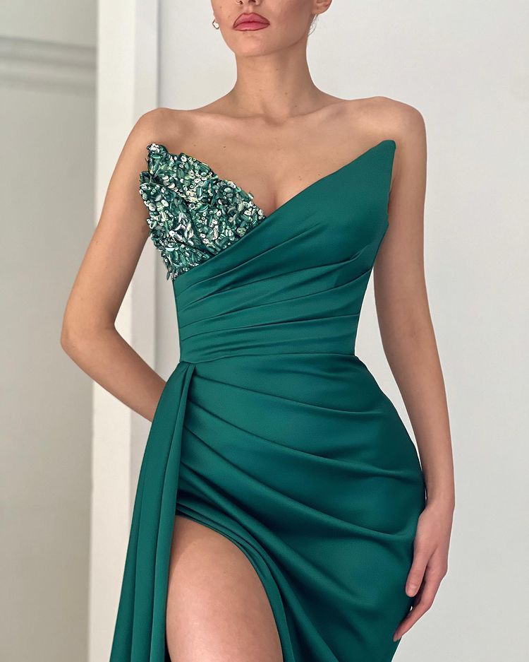 Classic Emerald Green V Neck Mermaid Prom Dress With Long Slit