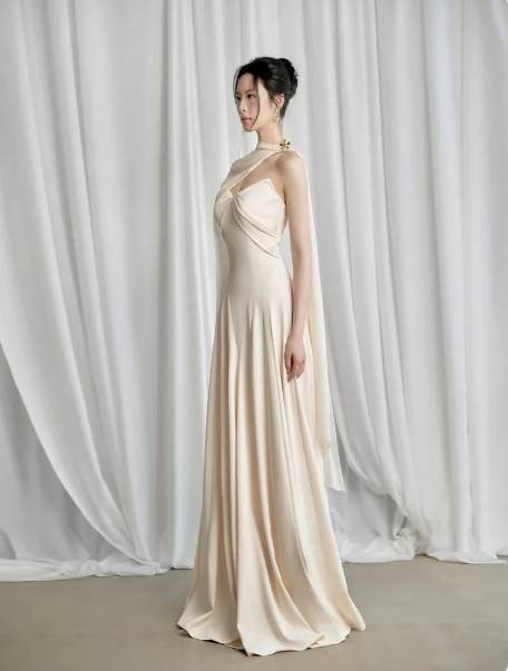 Chic Sweetheart Birthday Dresses Sheath Light Champagne Long Prom Dresses Satin Sleevless Bridesmaid Dresses DP04417