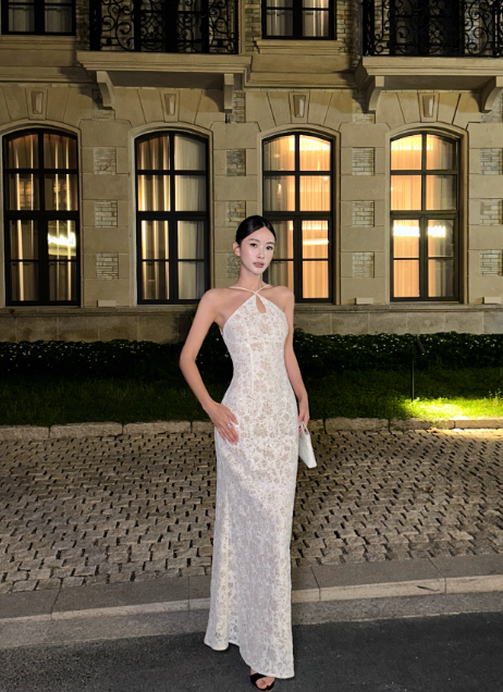 Fashion White Sheath Long Prom Dresses Appliques Halter Christmas Dresses Sleeveless Evening Dresses DP04490