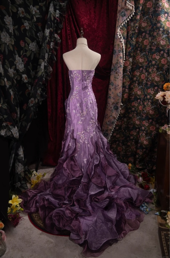 Elegant Sheath Evening Dresses Strapless Purple Long Prom Dresses Beaded Satin Sleeveless Brithday Dresses DP04578