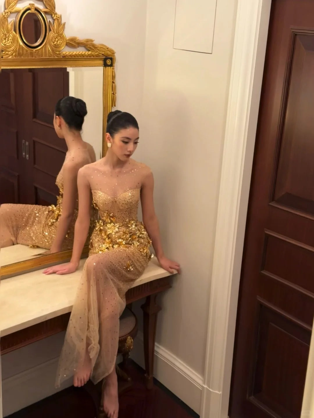 Elegant Sheath Evening Dresses Jewel Gold Long Prom Dresses Beaded Tulle Sleeveless Brithday Dresses DP04580