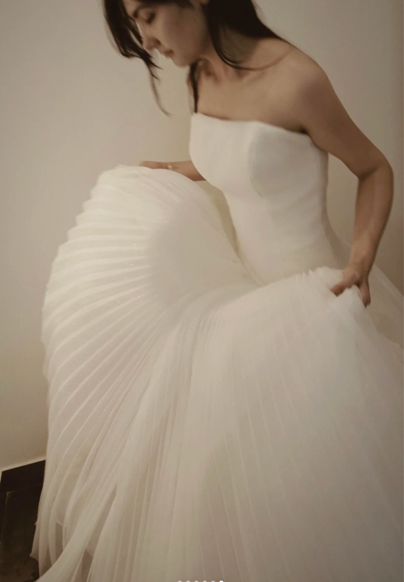 Modest Strapless Ball Gown Satin Wedding Dress, White Tulle Ruffles Bridal Gowns DP03025