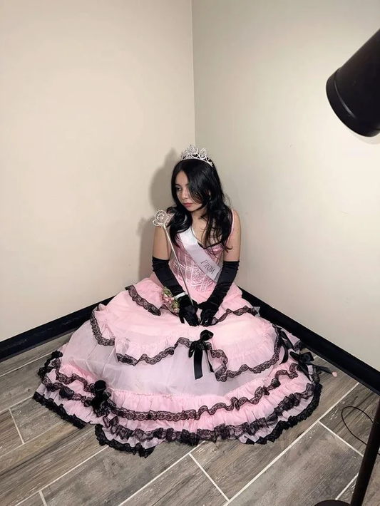 Vintage Pink Strapless Chiffon Pleated Layered Lace Ball Gown Formal Prom Dress With Gloves D1139