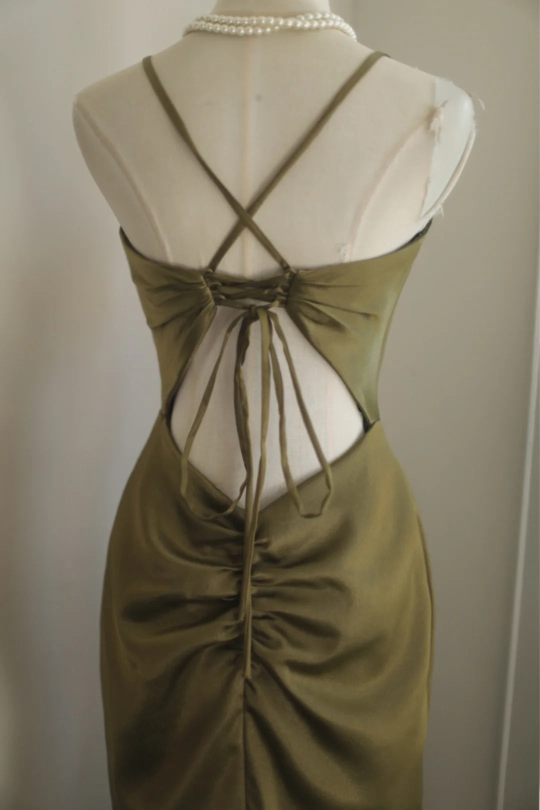 Mermaid V-Neck Satin Long Prom Dress Elegant Spaghetti Strap Formal Dress ED01584