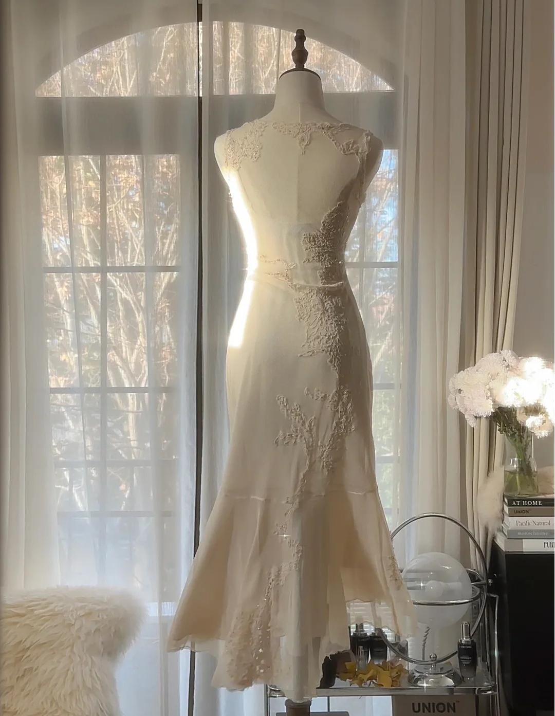 White V-neck Chiffon Lace Applique Short Party Dress Elegant Bridesmaids Dress Homecoming Dress HZ1024