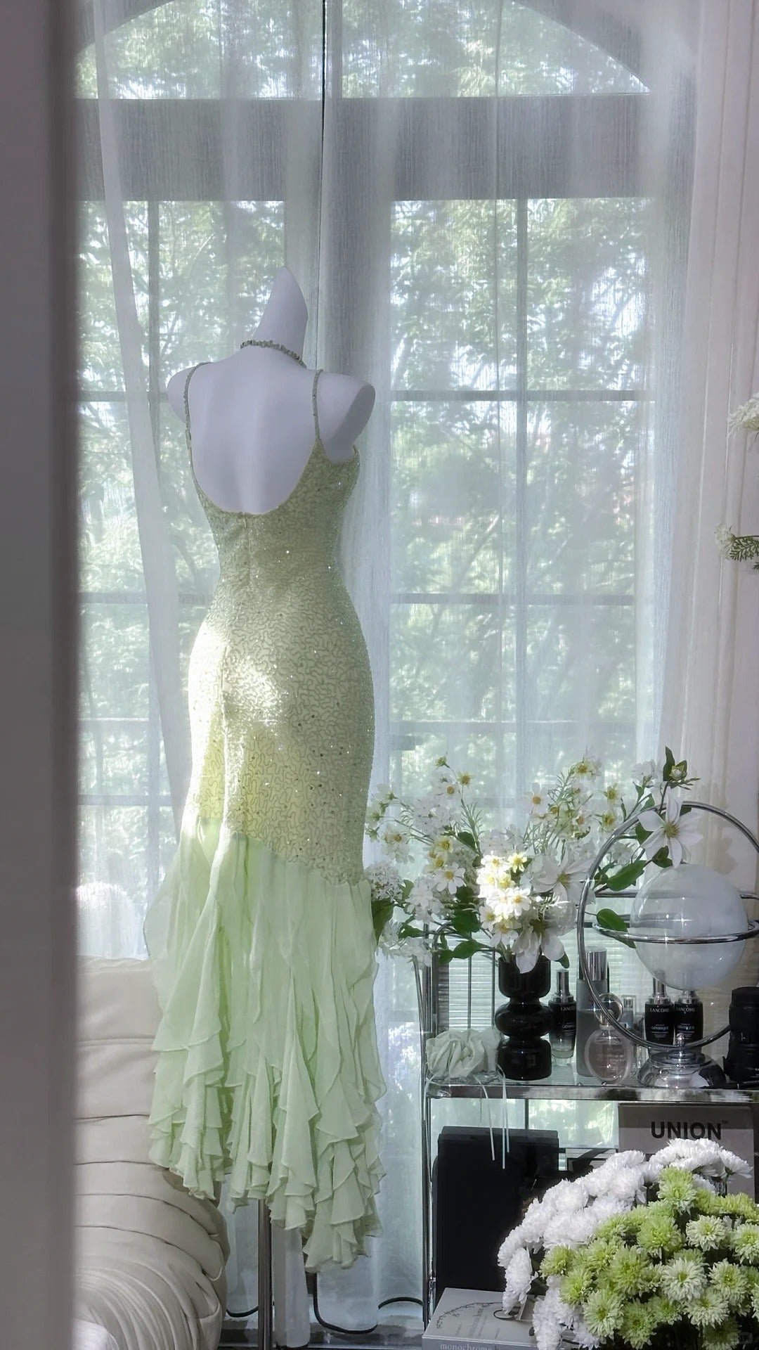 Light Sage Green Spaghetti Straps Chiffon Mermaid Sequins Long Prom Dresses Vintage Open Back Evening Gowns HZ1024
