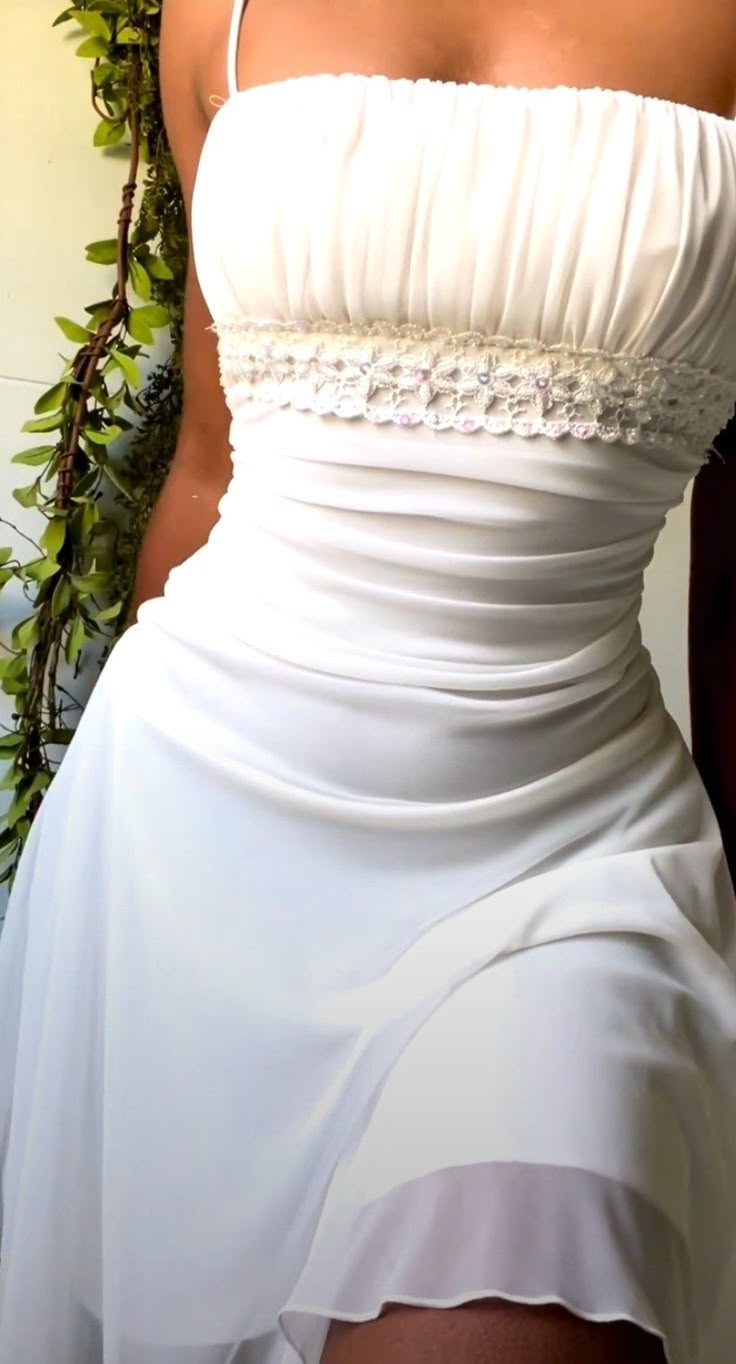 Elegant White Spaghetti Straps Sleeveless Chiffon Short Prom Dresses ED02916