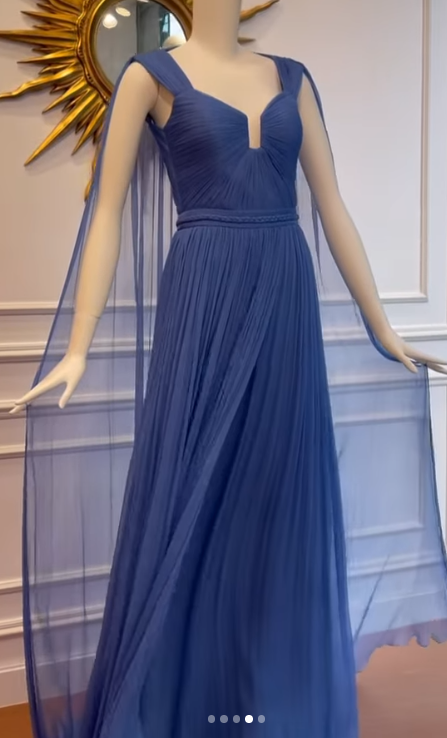Elegant Blue V-neck A-Line Evening Gowns Stunning Chiffon Pleated Formal Dress Graduation Dress ED03674