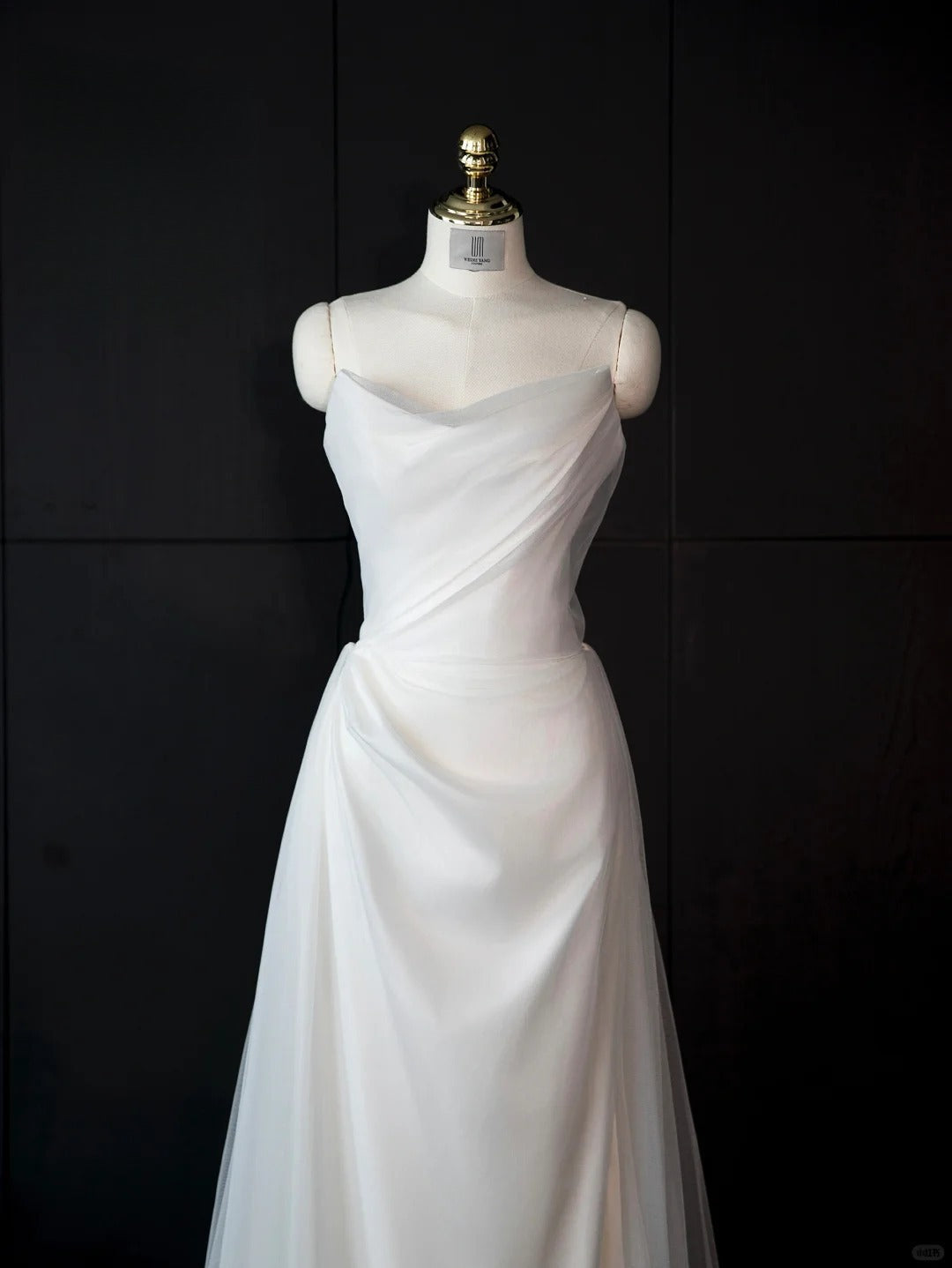 Elegant White Ball Gown Wedding Dress Strapless Wedding Dress Modest Tulle Bridal Dress ED03687