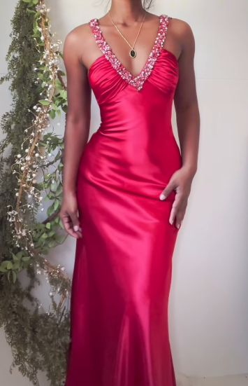 Vintage V-neck Sheath Evening Dress Red Satin Beaded Long Prom Dress Elegant Party Dress ED03771