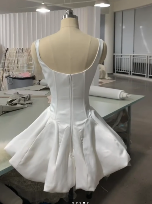 Sweet Square Neck Ball Gown Satin Short Party Dress Rhinestone Hoco Dresses Elegant Formal Dress Birthday Outfits ED03854