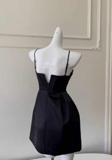 Audrey Hepburn Black A-Line Spaghetti Strap Satin Short Homecoming Dresses Birthday Party Dress ED03993