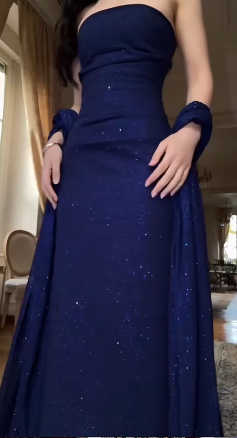 Chic Sheath Prom Dress Strapless Glitter Satin Sleeveless Formal Dresses Navy Blue Long Evening Dresses with Scraf ED05393