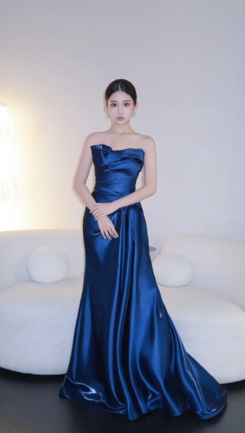 Glam Strapless Sheath Long Prom Dresses Satin Navy Blue Evening Gowns Sleeveless Formal Dresses ED05588