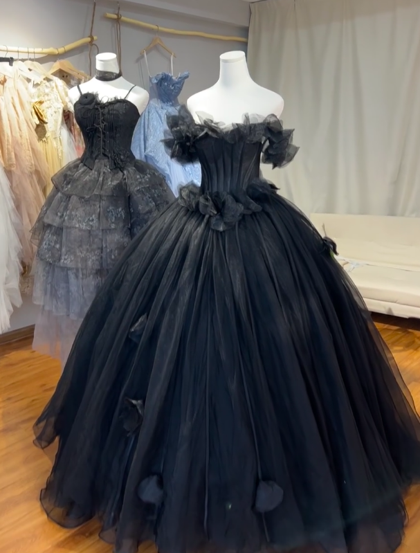 Gorgeous Off-shoulder A-Line Long Prom Dresses Tulle Black Birthday Dresses Black Sweet 16 Dresses ED05652