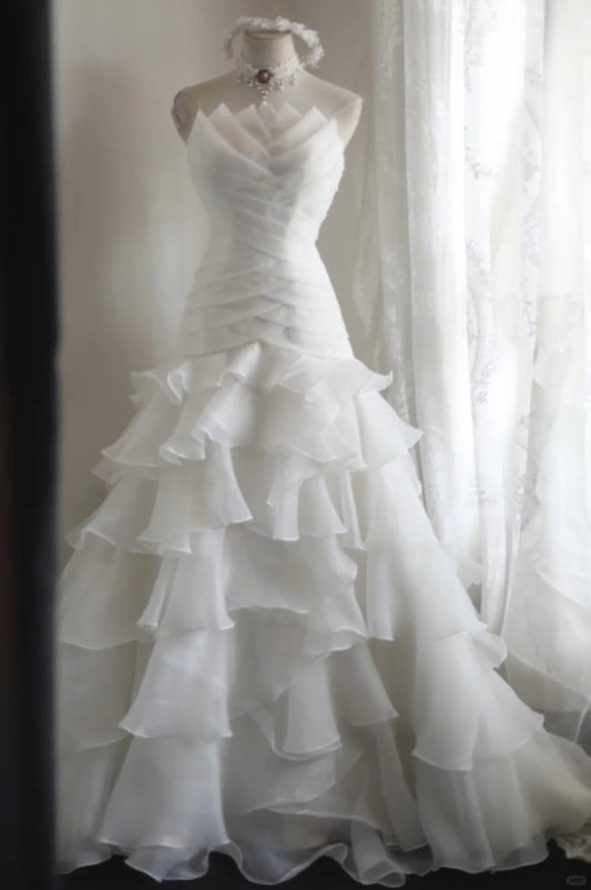 Gorgeous Strapless A-Line Long Wedding Dresses Tulle White Bridal Gowns Sleeveless Bridal Dresses ED05684