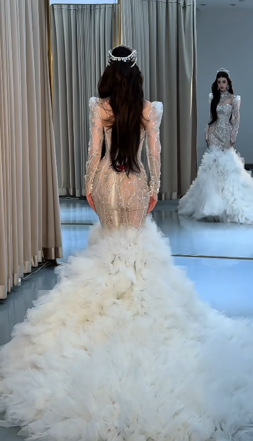 Gorgeous High Neck Mermaid Long Wedding Dresses Beaded Tulle Bridal Gowns ED05692