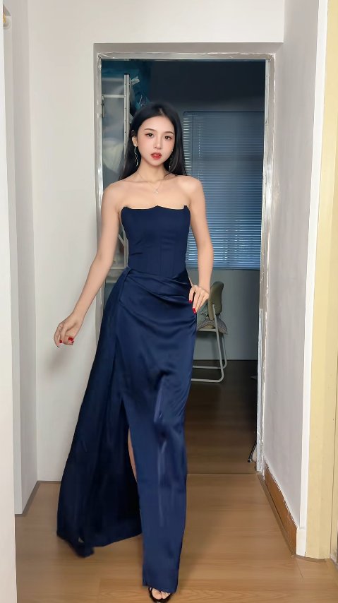 Chic Sheath Navy Blue Long Prom Dresses Satin Strapless Evening Dresses Sleeveless Formal Dresses ED05708