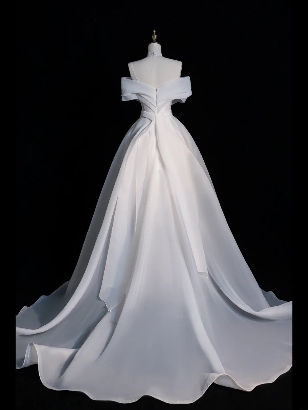 Timeless A-Line Long Wedding Dresses Tulle Off-shoulder White Bridal Gowns Sleeveless Bridal Dresses ED05839