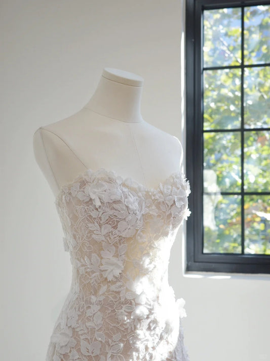 Chic Sheath Long Wedding Dresses Strapless Tulle Appliques White Bridal Dresses Sleeveless Bridal Gowns ED06217