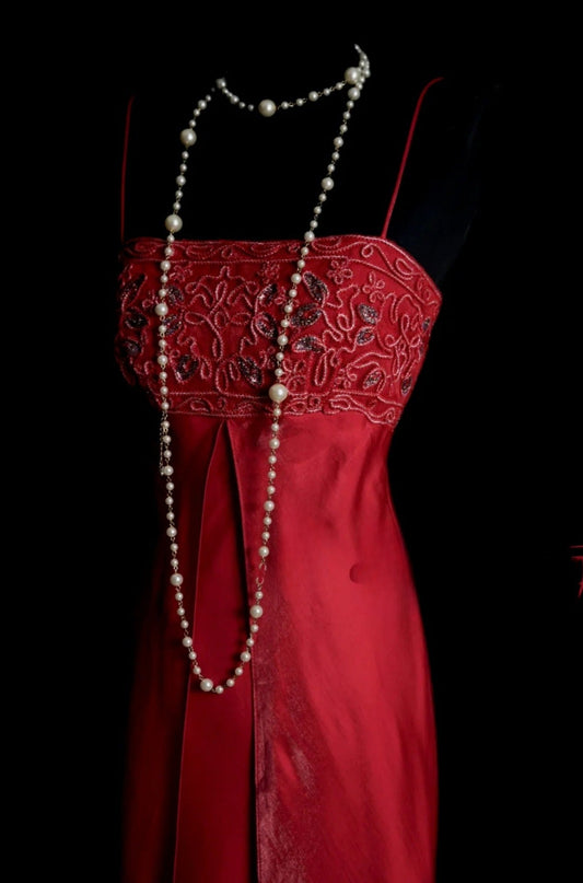 Chic Red Long Prom Dresses Sapghetti Straps Sheath Evening Dress Beaded Satin Sleeveless Wedding Guest Outfit ED06532