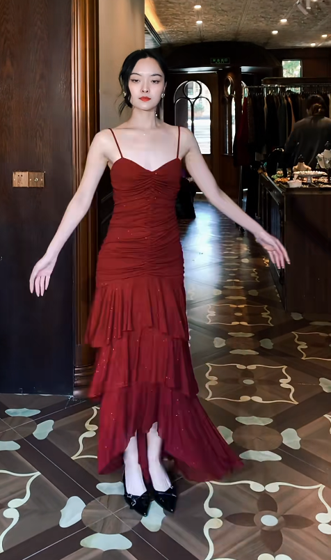 Gorgeous Red Prom Dress Chiffon Sheath Spaghetti Straps Evening Dress ED06861ï¼