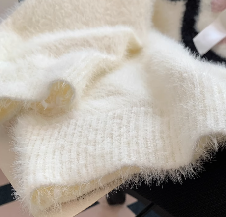 Cat Loose V-Neck Long Sleeve Sweater HZ1024