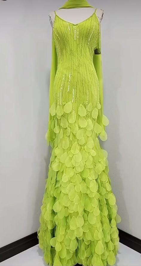 Fairy Spaghetti Straps Sheath Long Prom Dresses Chiffon Sequins Green Evening Dresses Sleeveless Green Formal Dresses EP05680