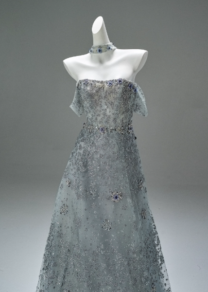 Fairy Off-the-shoulder A-Line Long Prom Dress Gray Tulle Beads Applique Quinceanera Dress Sweet 16 Dress EW009