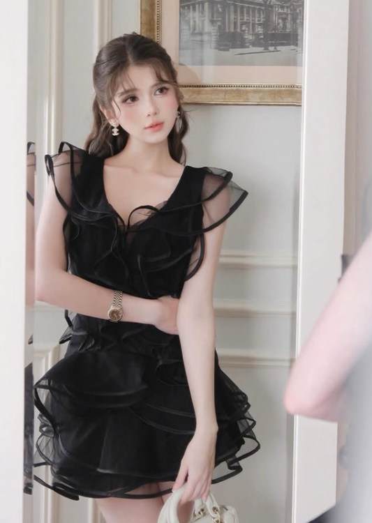 Black A Line V Neck Ruffle Layered Tulle Short Homecoming Dress Outfits SH4432