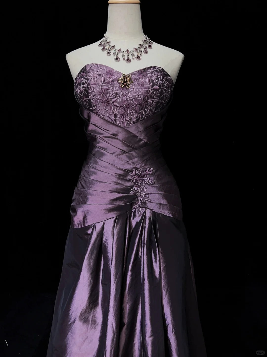 Charming Prom Dress Sweetheart Embroidered Pleated Prom Gown Evening Dress Gala Dress Business Dinner Dress D2447