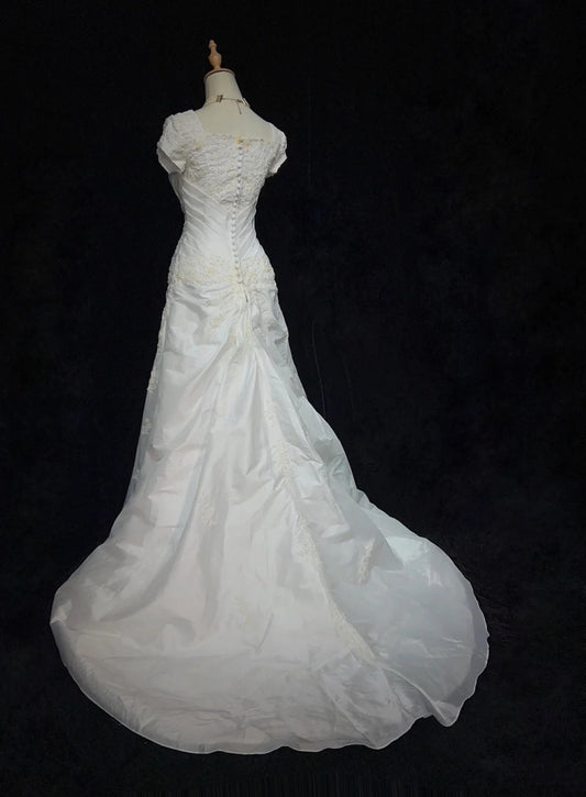Beauty A Line Square Neck Pleated Wedding Dress D2893