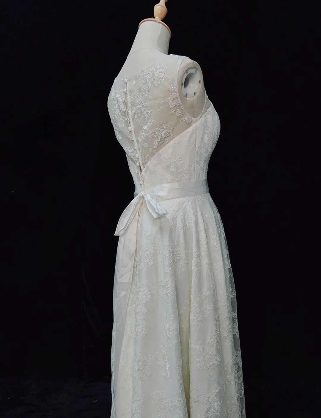 Elegant A Line Crew Neck Embroidered Wedding Dress D2896