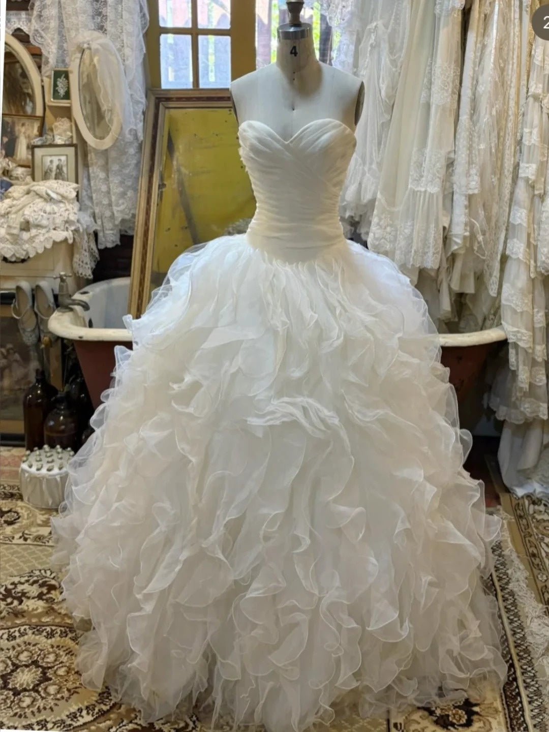 Beauty Prom Dress White Sweetheart Pleated Ruffle Evening Dress Quinceanera Dress Ball Gown D4416