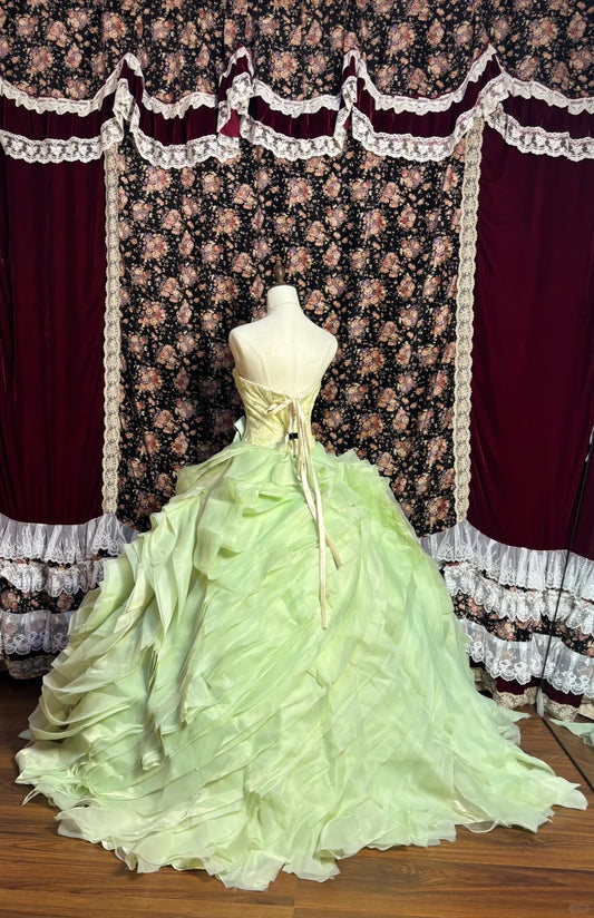 Gorgeous and fresh green three-dimensional flower layered skirt fluffy wedding dress P3014
