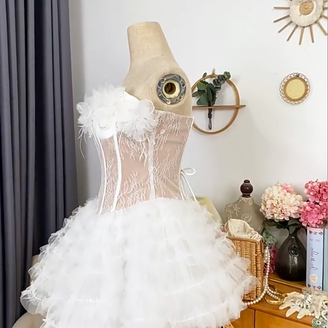 Chic Homecoming Dress Sweetheart Lace Cascade Prom Dress Back to School Outfits Party Dress D6207